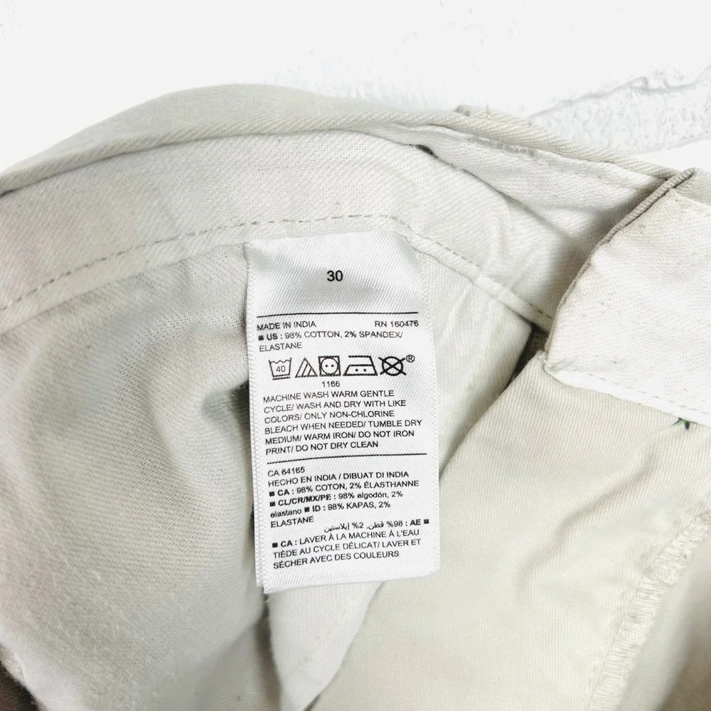 Old Navy‎ Mens Ultimate Slim Built-in Flex Pineapple Print Shorts, Size 30